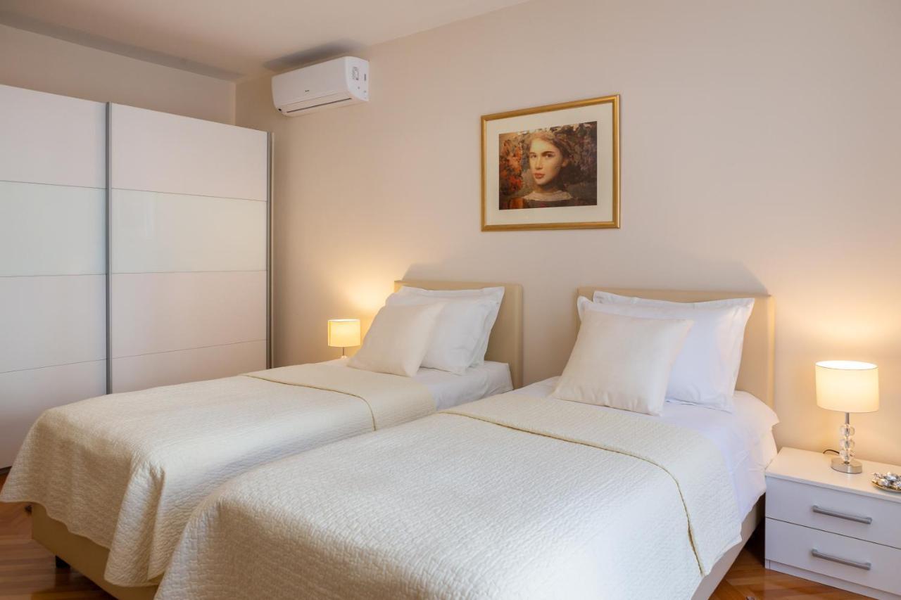 Exclusive Center Apartments Zara Esterno foto