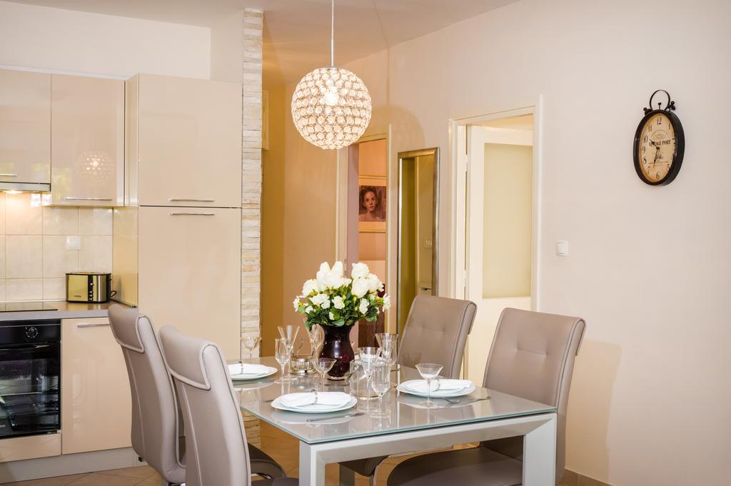 Exclusive Center Apartments Zara Esterno foto